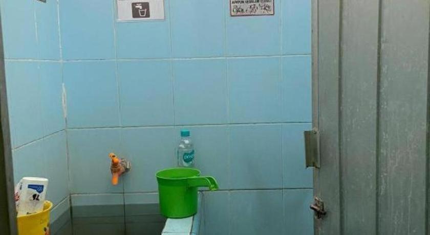 فندق Spot On 94166 Kost Bunda Syariah بيكاسي المظهر الخارجي الصورة